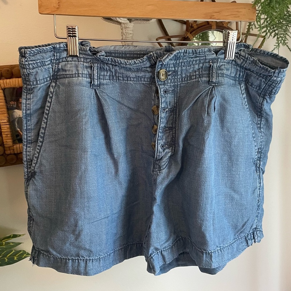 American Eagle Paperbag shorts